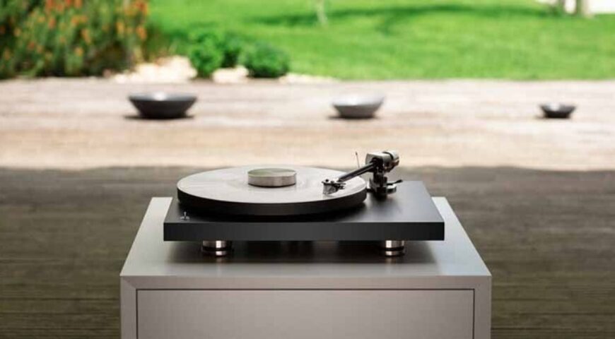 Pro-Ject trình làng mâm Debut PRO đánh dấu cột mốc 30 năm thành lập