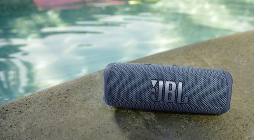 JBL trình làng Flip 6: Loa di động cải tiến từ ngoại hình đến tính năng