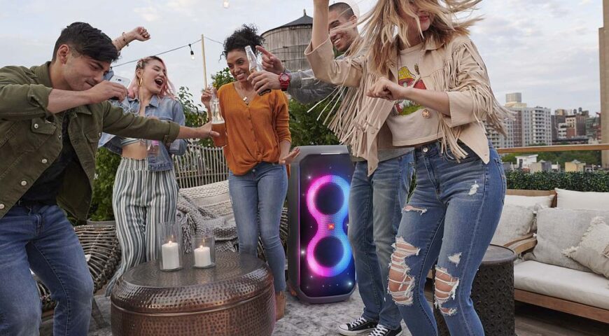 JBL ra mắt loa PartyBox 110 và Partybox 710 với âm thanh lớn hơn, tích hợp ánh sáng